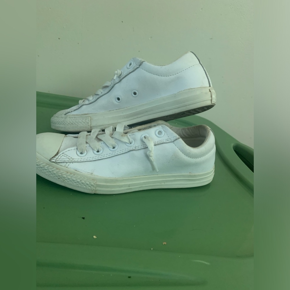 White leather Converse All Stars size 8